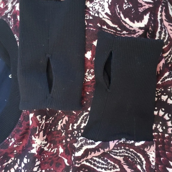 Joie NWT Cropped Sweatshirt with Thumbhole Cuffs, Small - Picture 4 of 7